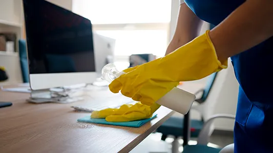 Office desks and floors cleaned after hours in Cincinnati